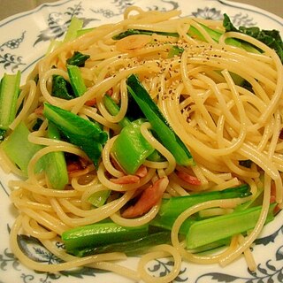 カリカリベーコンと小松菜のペペロンチーノ